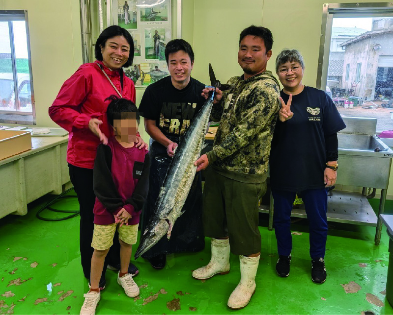 北大東島の水産組合の皆様と